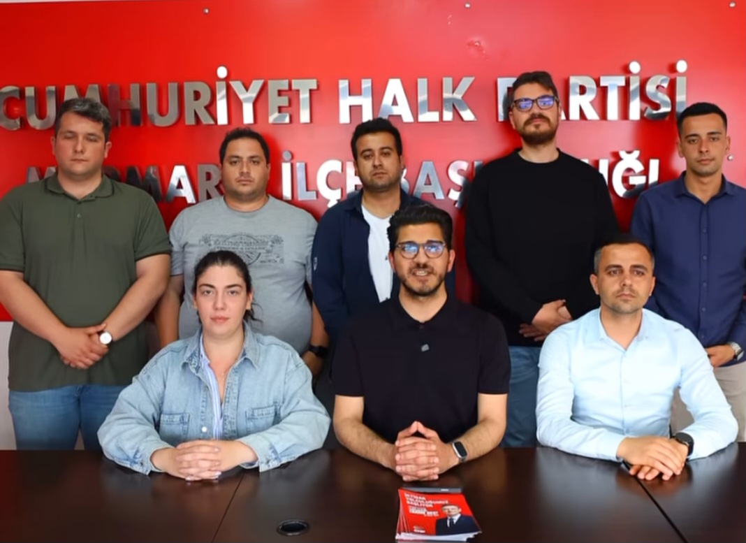 Marmaris’te Bayrak Seferberliği: “Bu Bayrağı Mücadelemizin Tam Kalbine Astık”