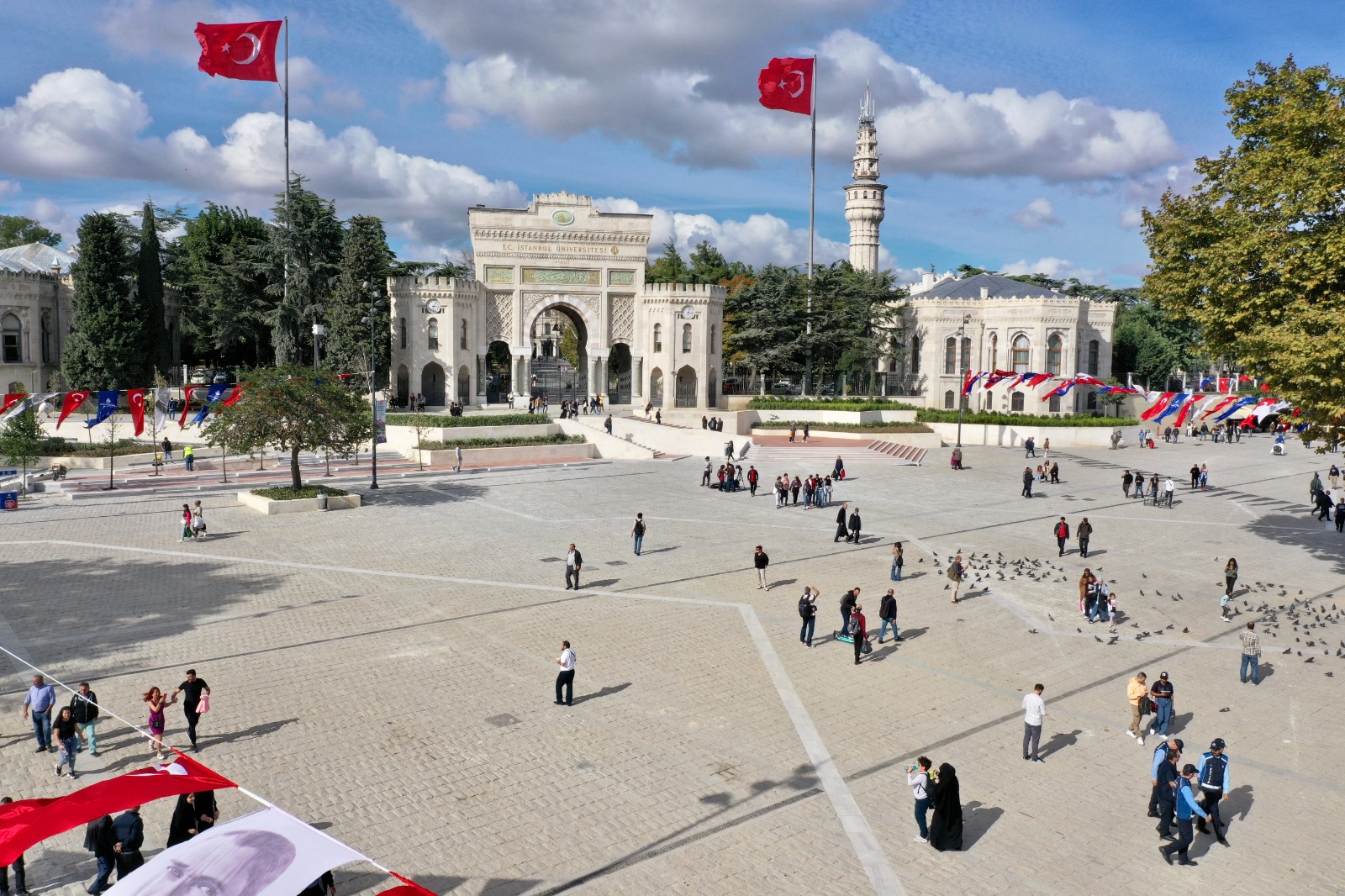 Beyazıt Meydanı Yeniden Canlandı: Etkinliklerin ve Tarihin Buluşma Noktası Oldu
