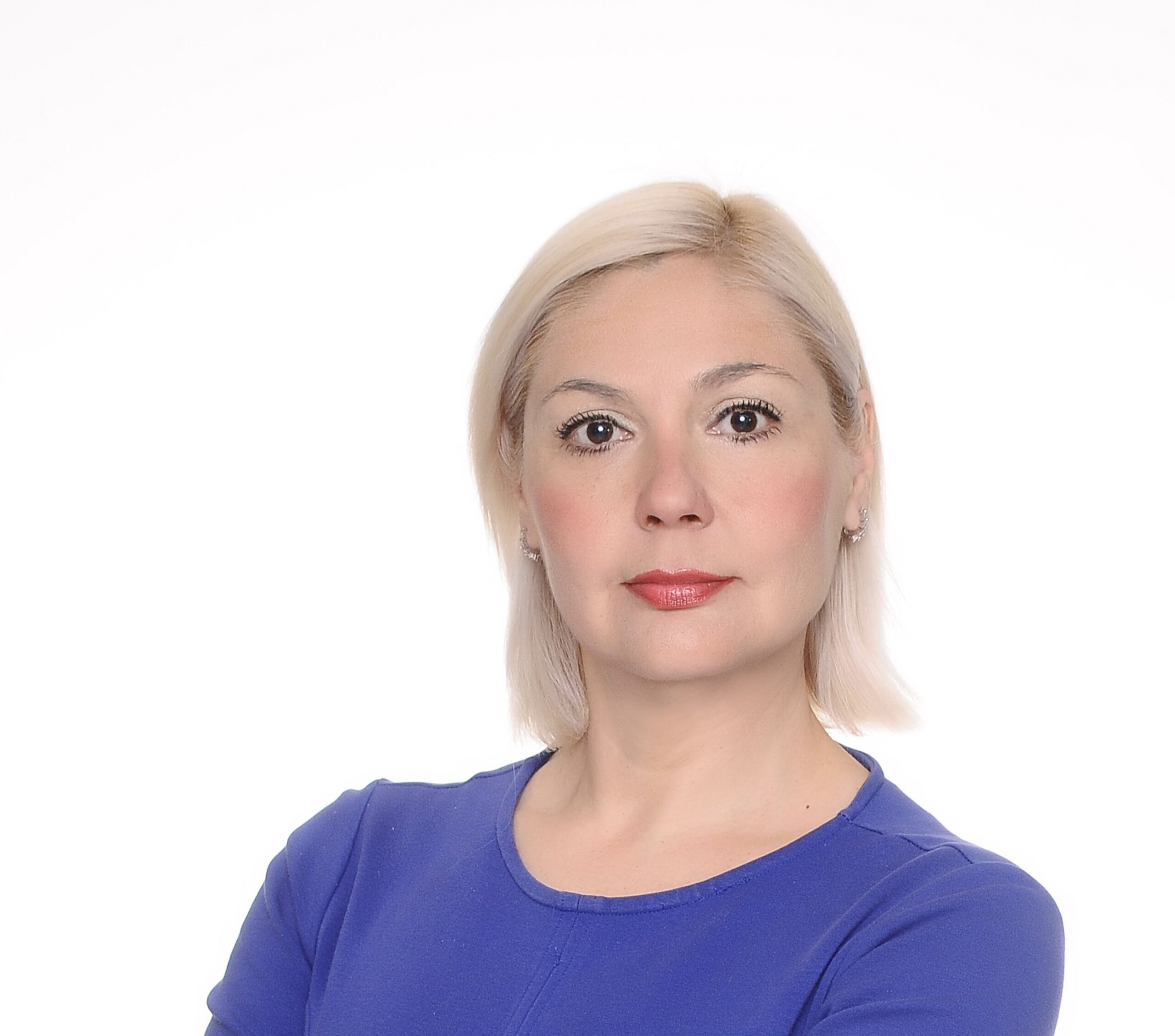 Sakin Köyde Sırlar Çözülüyor: Belda Öztürk'ten Mizah Dolu Bir Polisiye