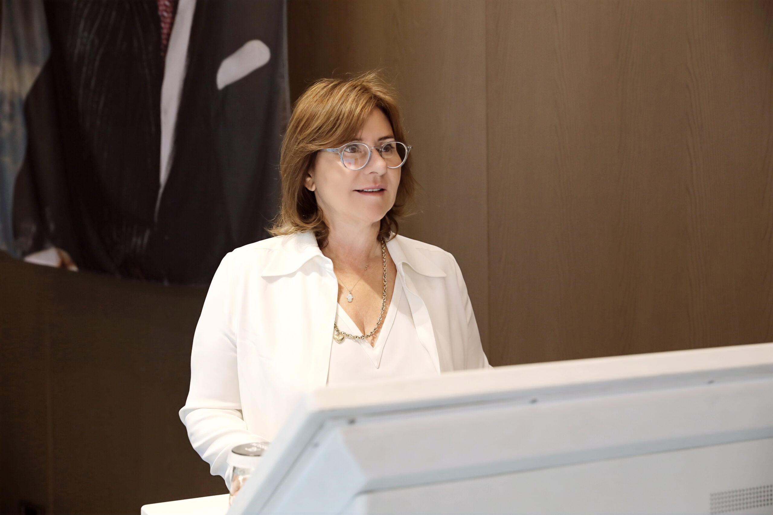 Oya Narin, TTYD Başkanlığına Yeniden Seçildi: Turizmde ‘Stratejik Sektör’ Vurgusu ve Gelecek Hedefleri