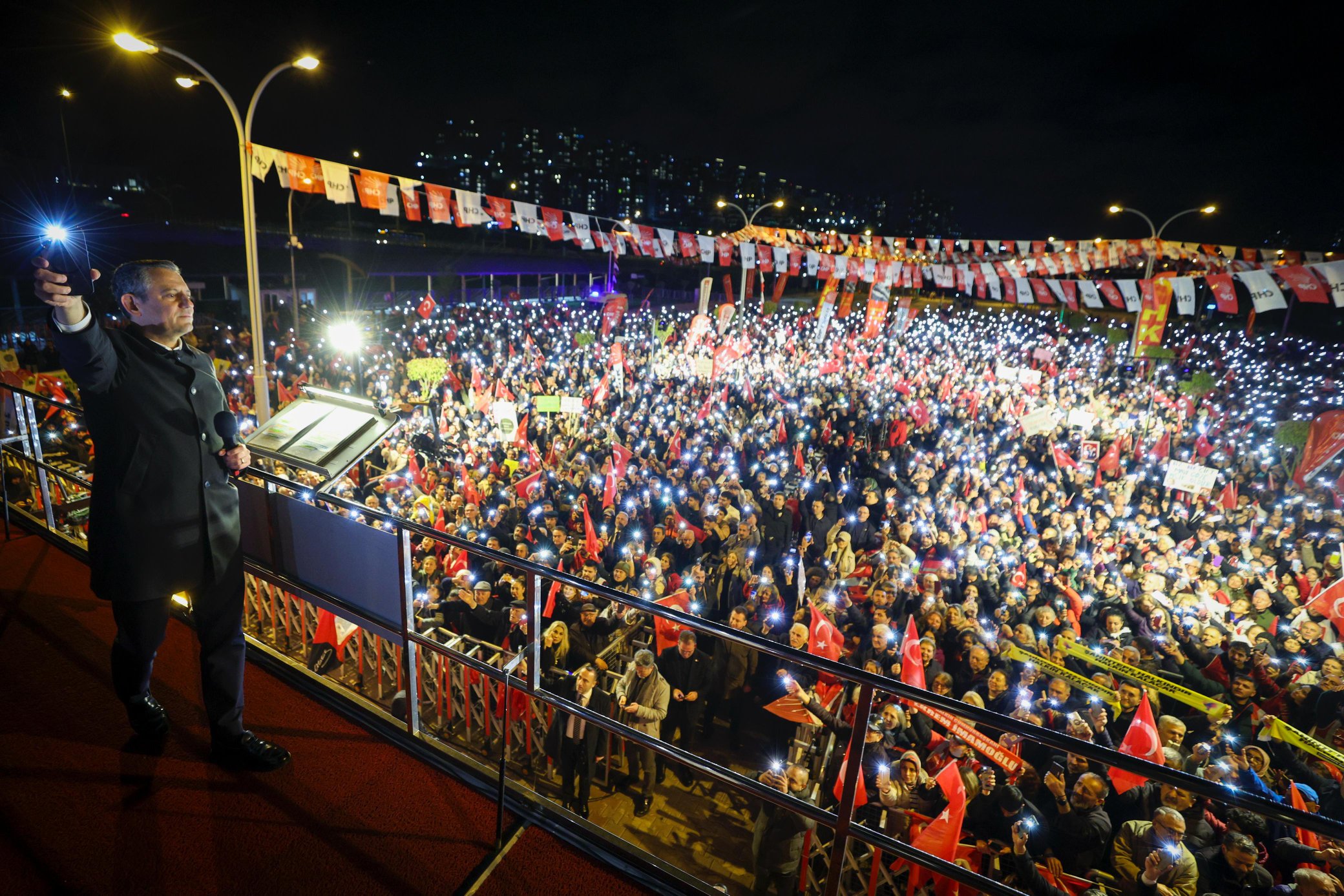 Özgür Özel'den Başakşehir'de Meydan Okuma: "Artık Kimsenin Kalesi Yok!"