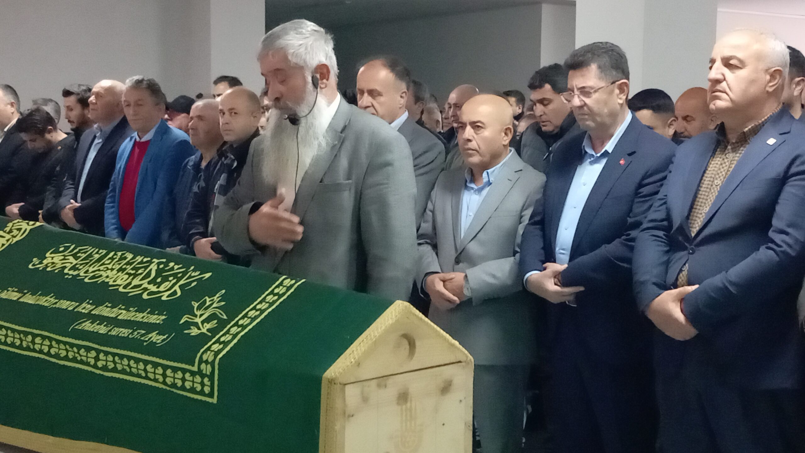 Çekmeköy Siyasetinin Acı Kaybı: İş İnsanı Hüseyin Turgut’un Babası Son Yolculuğuna Uğurlandı