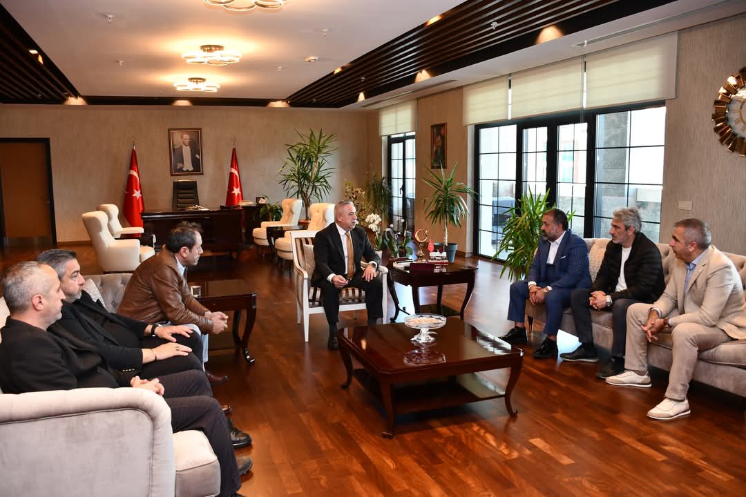 ÇEKMÜDER Başkanı Remzi Yılmaz ve Yönetim Kurulu'ndan Kaymakam Çelik'e Ziyaret