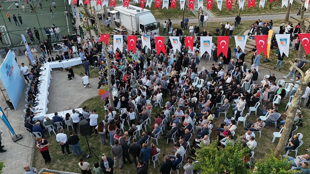 Çekmeköy'ü Birlikte Yönetme Vurgusu: Başkan Çerkez Merkez Mahallesi'nde Vatandaşlarla Bir Araya Geldi