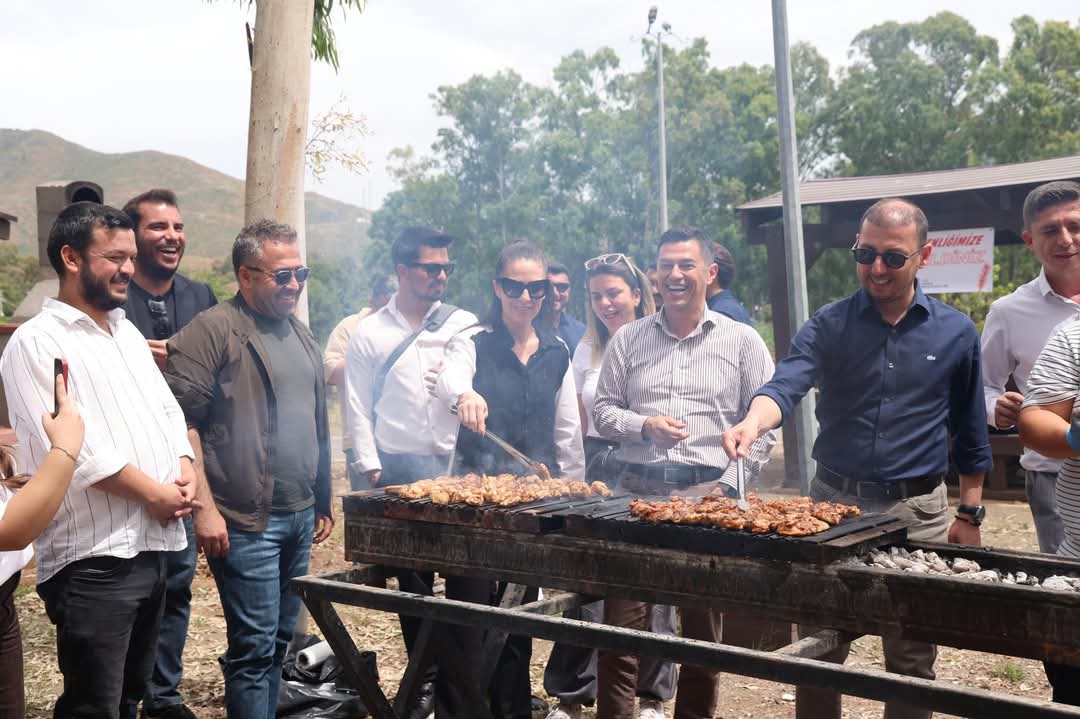 Marmaris’te Emekli İkramiyesi Krizi ve Mangal Partisi Tartışması Büyüyor