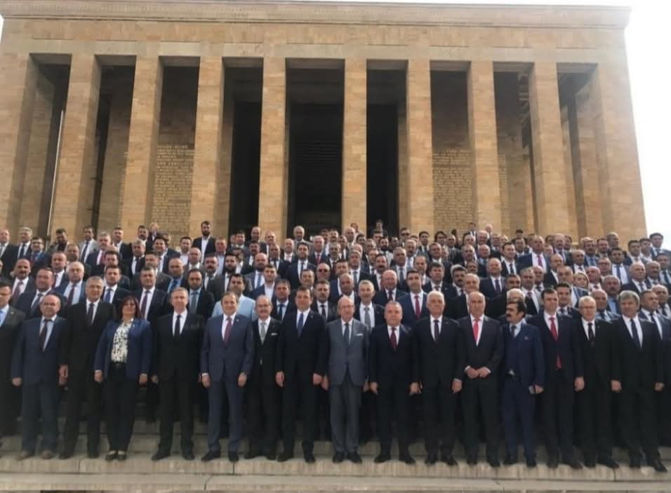 CHP’li İl Belediye Başkanları’ndan Sert Bildiri: “Darbeye, Kayyuma, Hukuksuzluğa Karşı Tek Yüreğiz!”