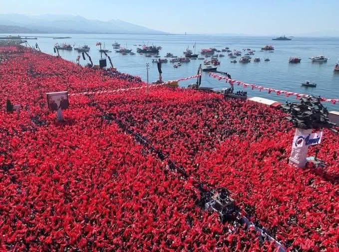 Özgür Özel İzmir Mitinginde Kürt Sorununa Dair Önemli Açıklamalarda Bulundu