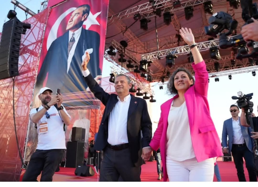 Özgür Özel İzmir Mitinginde Kürt Sorununa Dair Önemli Açıklamalarda Bulundu