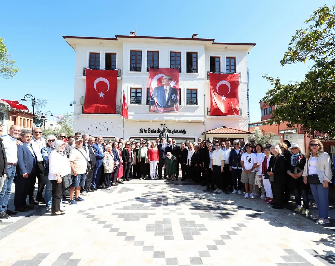 Şile'de 19 Mayıs Coşkusu Zirvede: CHP İlçe Başkanı Arslan ve Başkan Kabadayı Omuz Omuza Kutladı