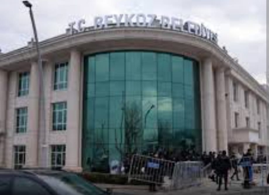Riva Elmasburnu’nda Otopark Ücreti Tepki Çekti: “Belediye Hizmet mi Sunuyor, Kâr mı Ediyor?”
