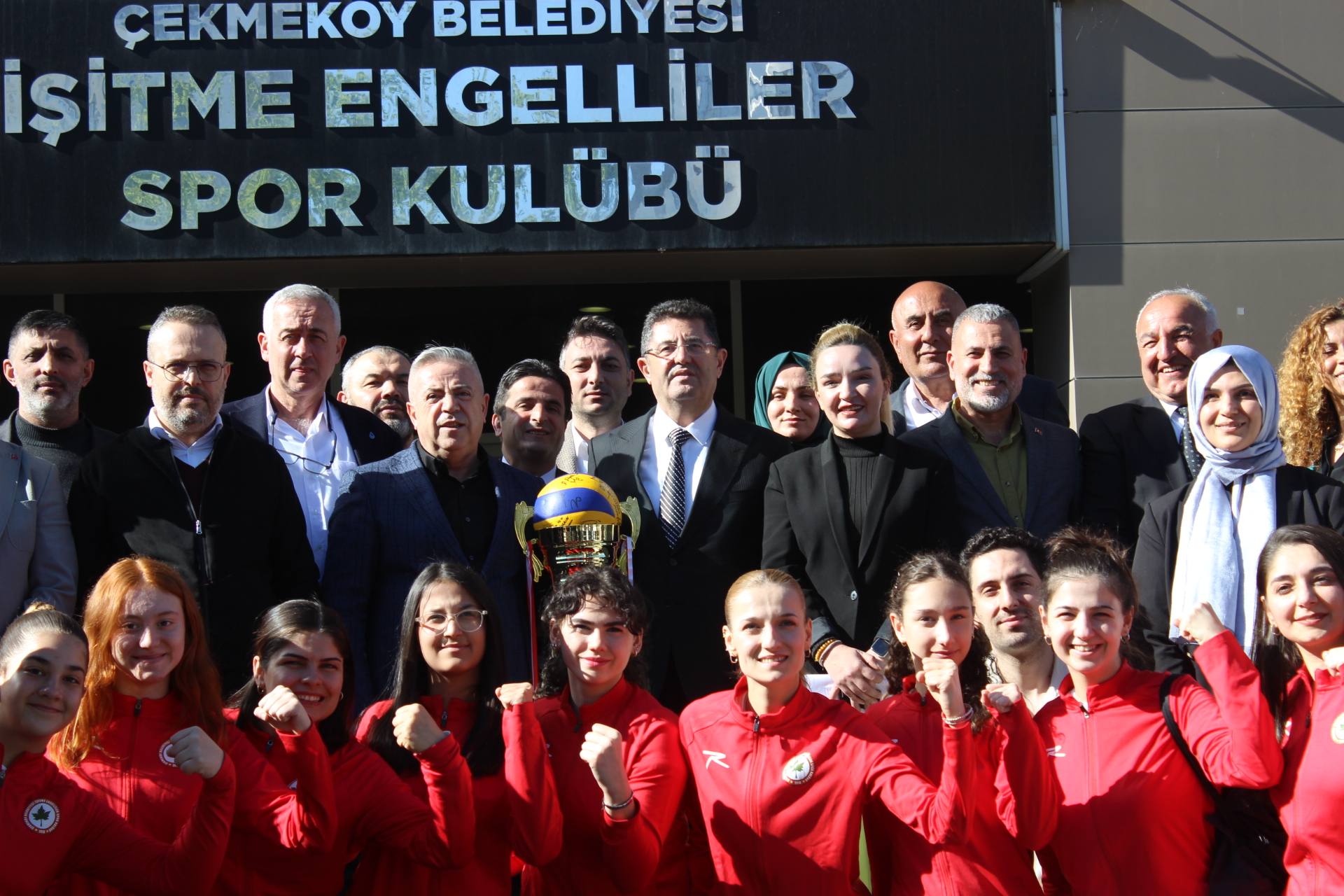 Çekmeköy’ün Gururu! İşitme Engelliler Voleybol Takımı Türkiye Şampiyonu Oldu, Coşkulu Kutlama Yapıldı