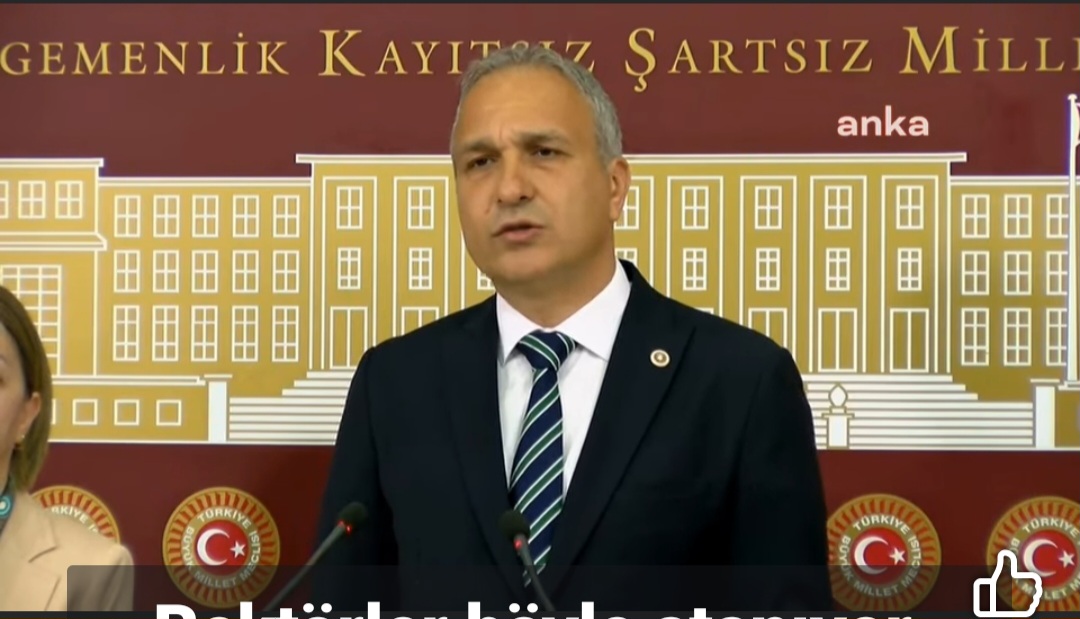 CHP’li Özçağdaş’tan Sert Tepki: “Dijital Prangalarla Milletin İradesine Kelepçe Vurulamaz!”