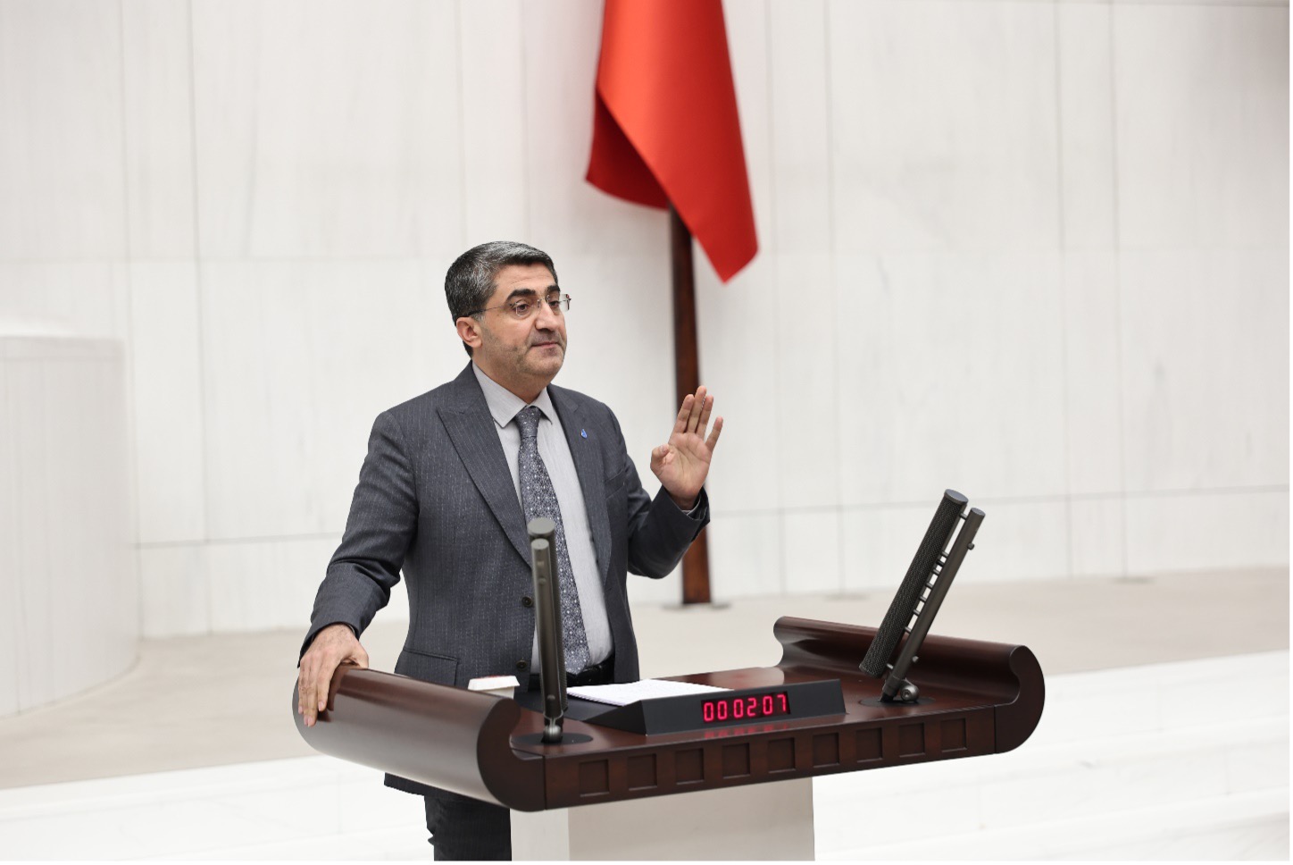 DEVA Partili Ekmen'den Diyanet'e Sert Eleştiri: "Hurafe ve Sapkınlıklar Karşısında Sessiz Kalamaz"
