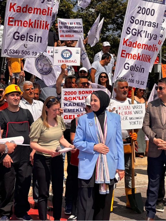Elif Esen, EMADDER Üyeleriyle Buluştu: "Biz Saraylardan Değil, Halkın Yanından Sesleniyoruz"