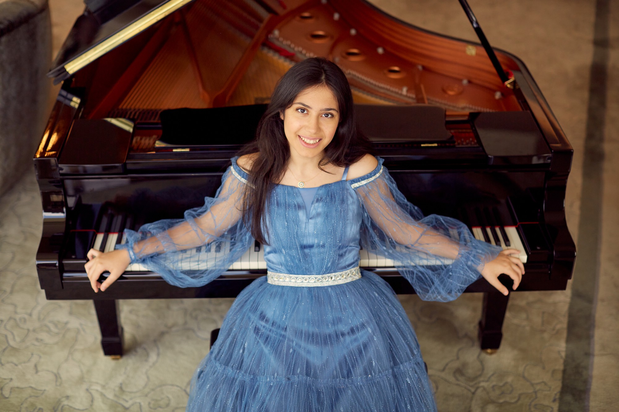 ÇEV Sanat’ın Genç Piyanisti Arya Su Gülenç’in Büyük Başarısı! (ÇEV Sanat’ın Genç Piyanisti Arya Su Gülenç’in Büyük Başarısı!