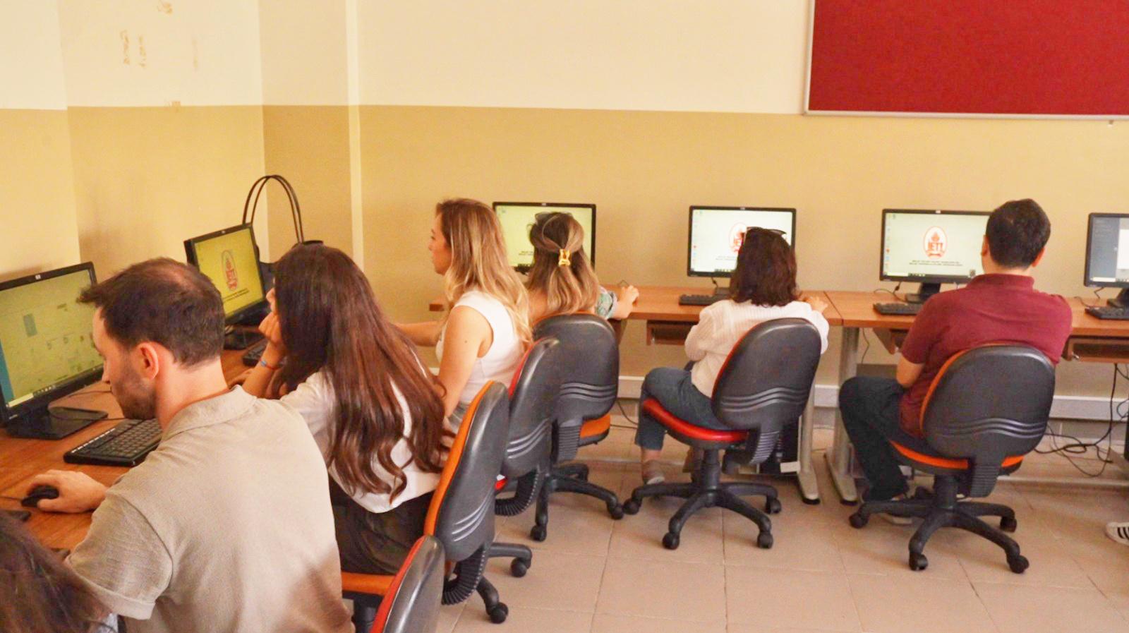 İETT'DEN BİR OKULA DAHA BİLGİSAYAR LABORATUVARI