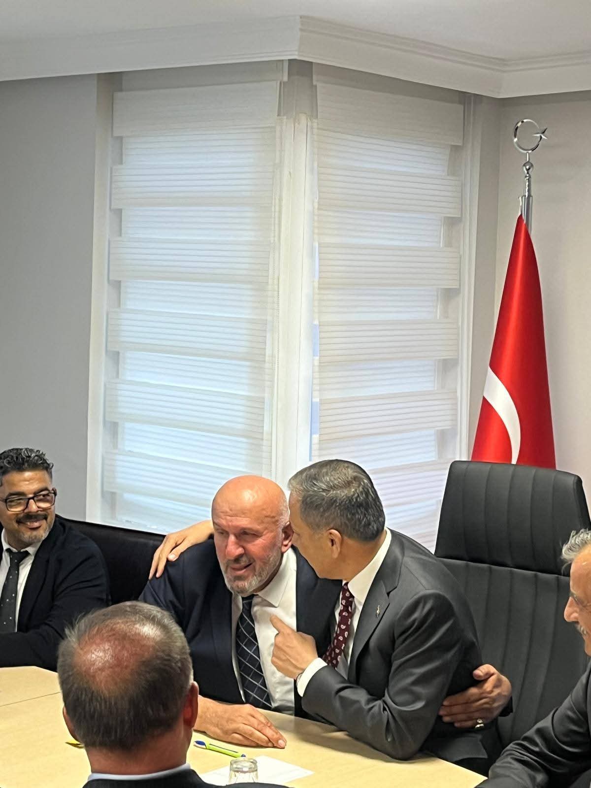 İçişleri Bakanı Ali Yerlikaya’dan Türkiye Muhtarlar Konfederasyonu’na Anlamlı Ziyaret: Muhtarlık Kurumu İçin Yeni Dönemin Sinyalleri