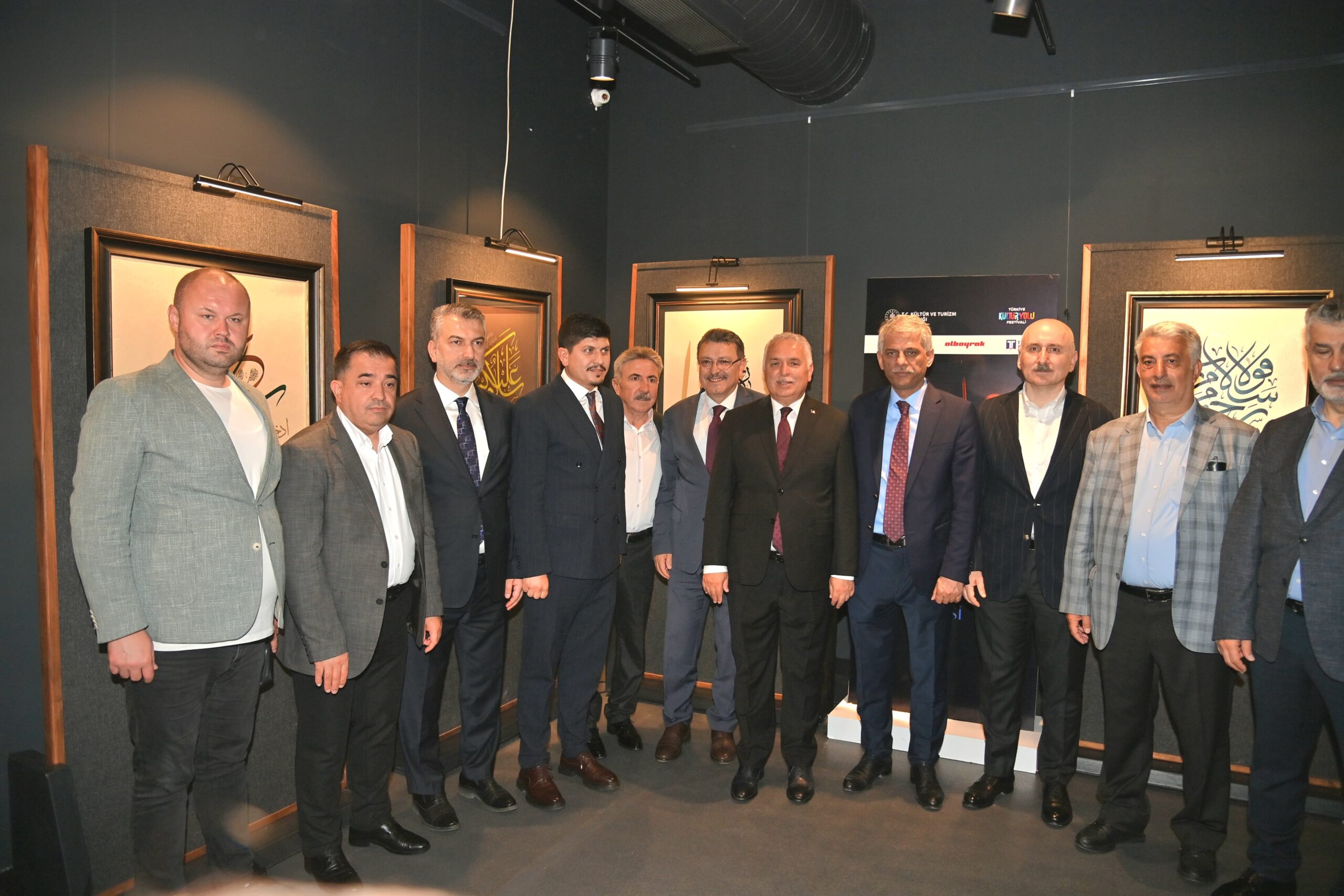 "Selam Ayetleri Trabzon’da: Albayrak’tan İlahi Esintili Hat Sergisi"