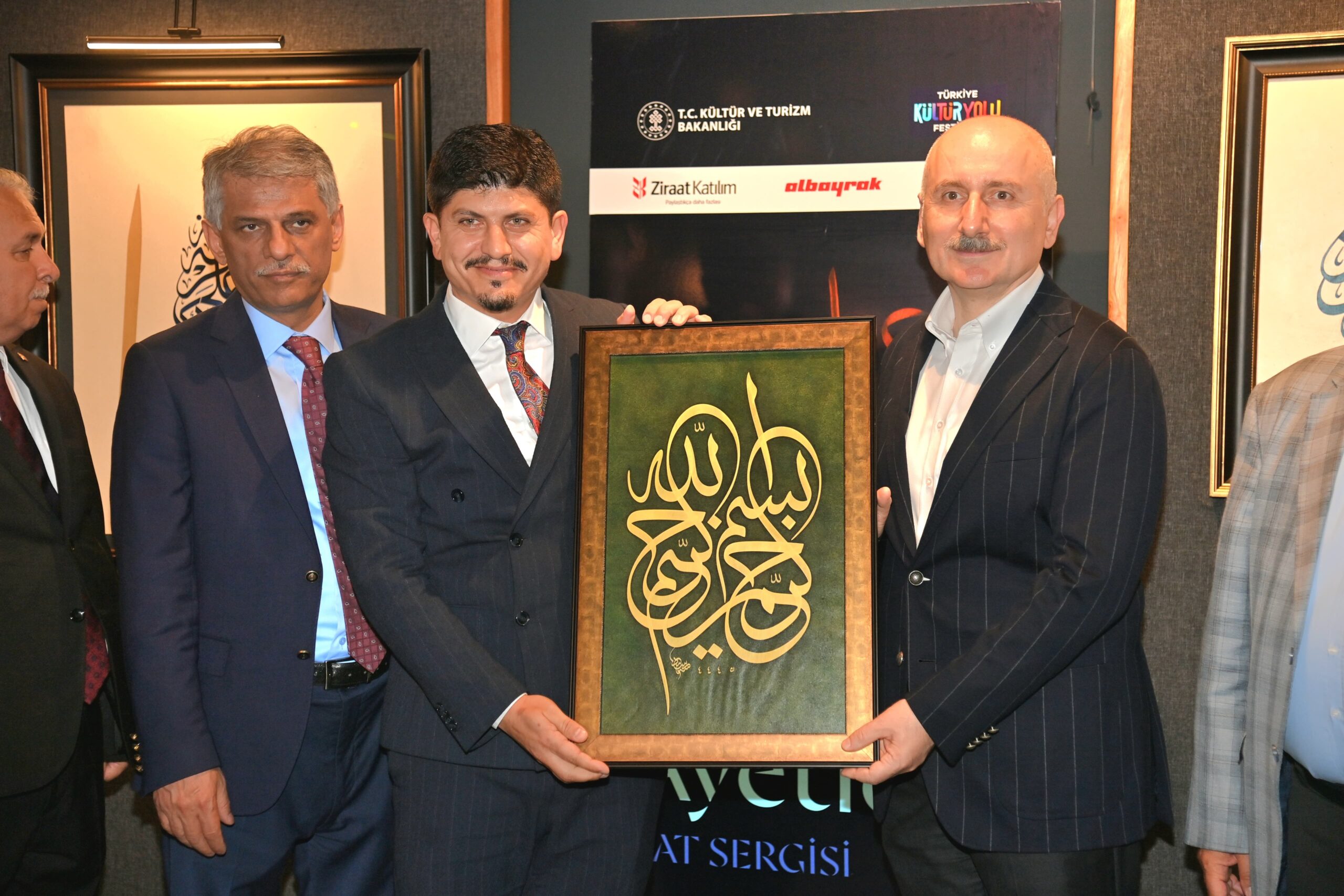 “Selam Ayetleri Trabzon’da: Albayrak’tan İlahi Esintili Hat Sergisi”