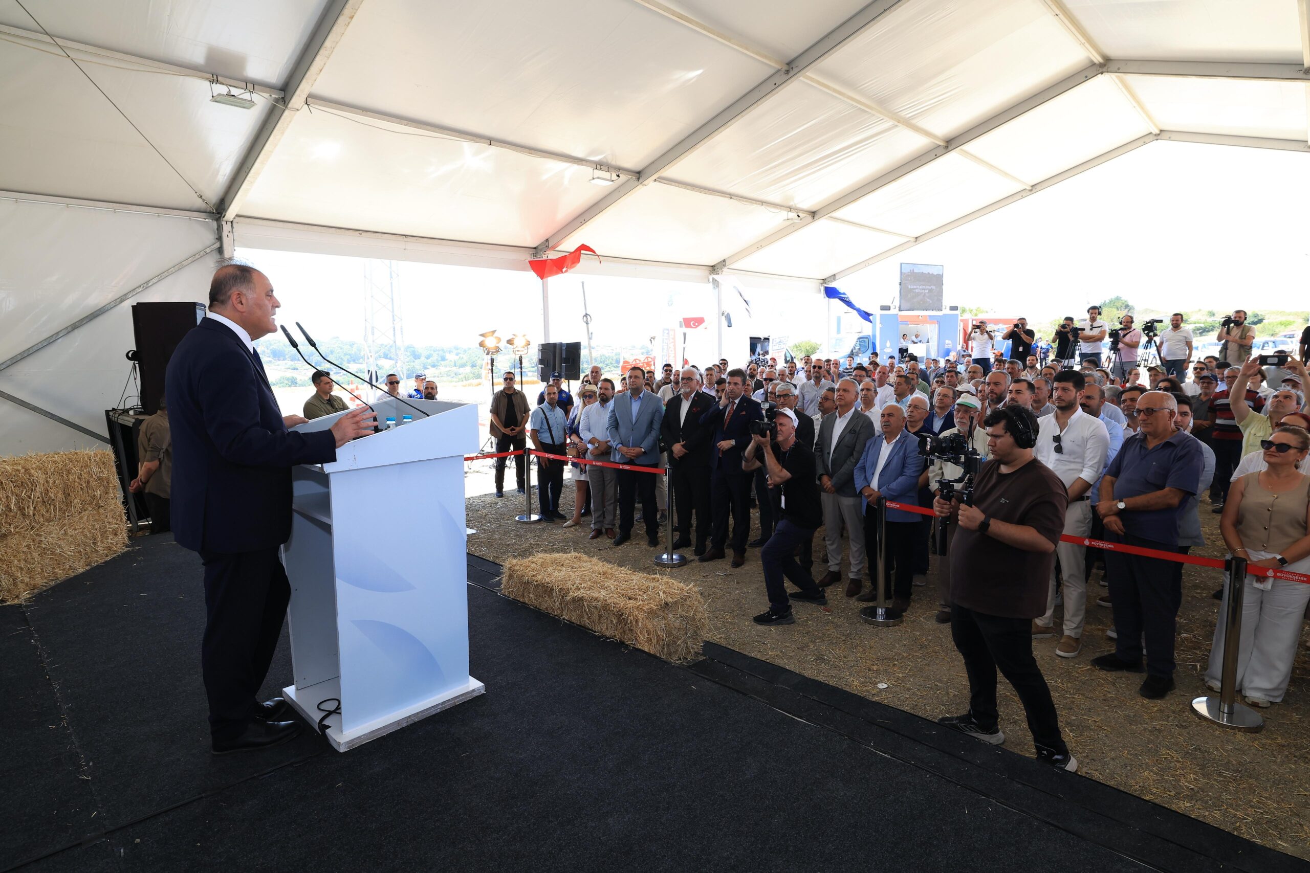 İBB, Ekrem İmamoğlu’nun Vizyonuyla Çiftçilere Destek Sağlıyor: 2024’te 2.382 Çiftçiye 1.990 Ton Tohum Dağıtıldı