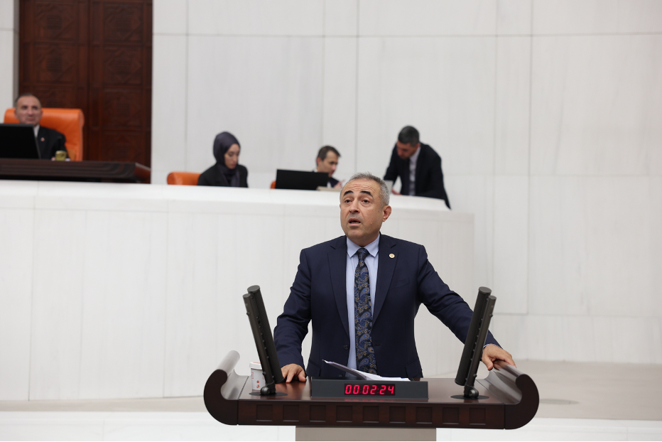 Karatutlu'dan TBMM'de Kahramanmaraş Çıkışı: Ruhsatsız Yapılaşma, Hizmet Eksikliği ve Gölet Çağrısı!