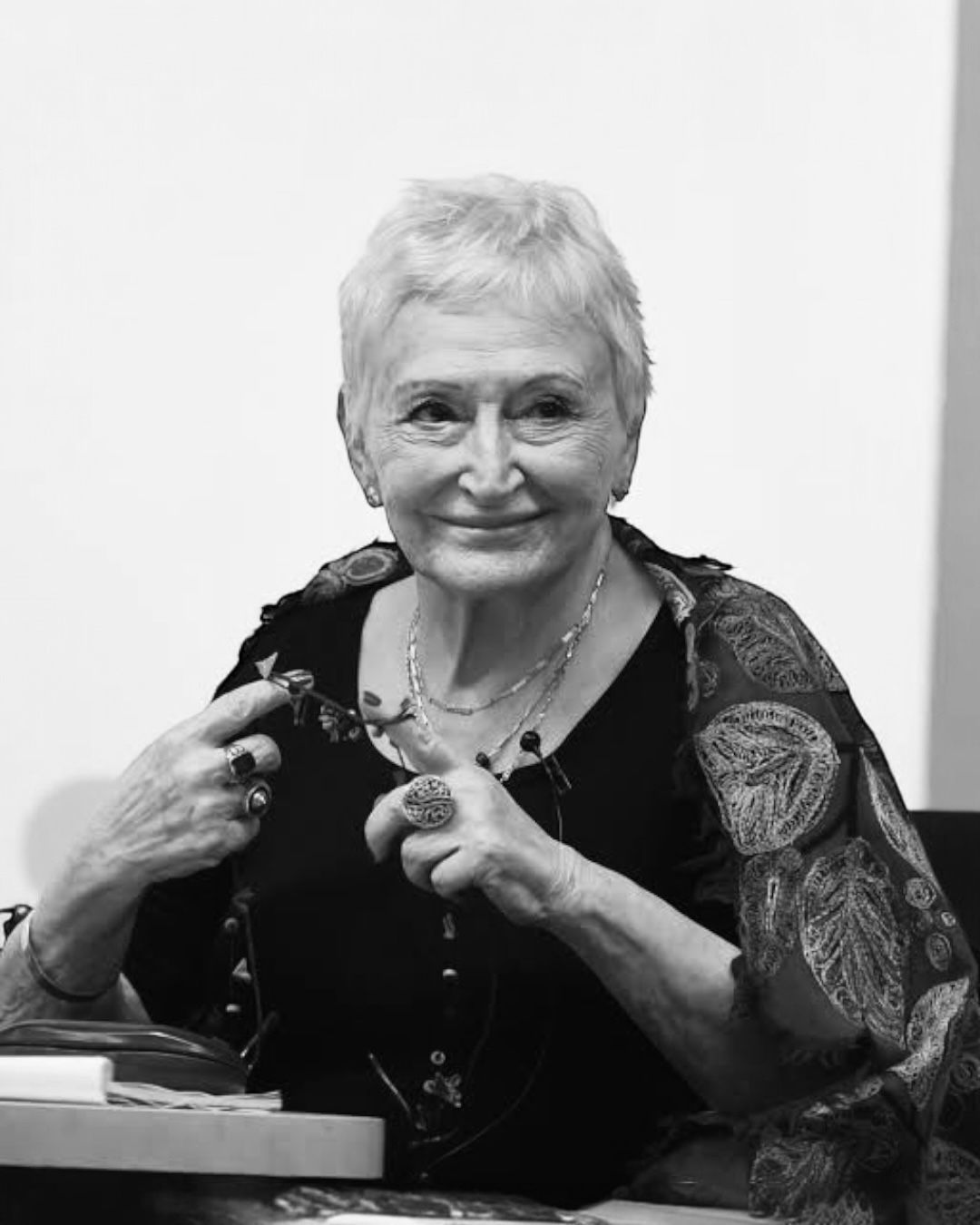 Yazar Pınar Kür Hayata Veda Etti