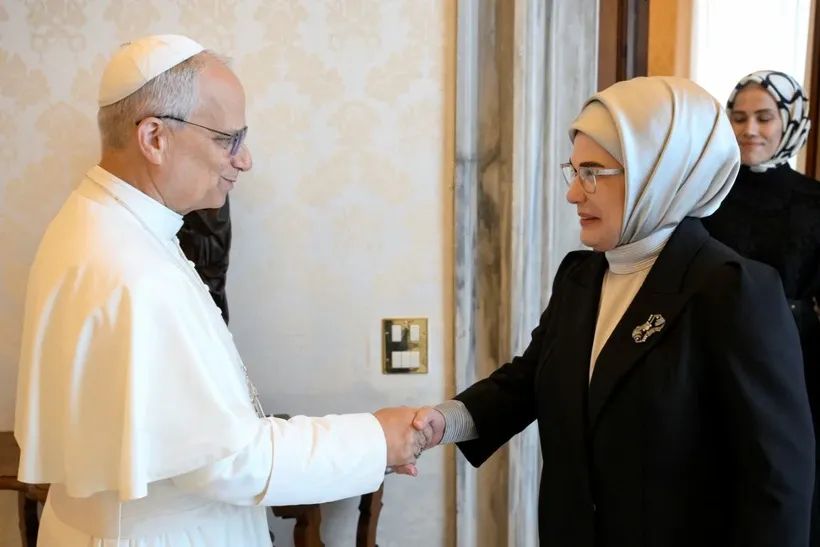 Rıza Zelyut’tan Emine Erdoğan’a Kutlama: “Türk Kadınına Yaraşan Özgüveni Sergiledi”