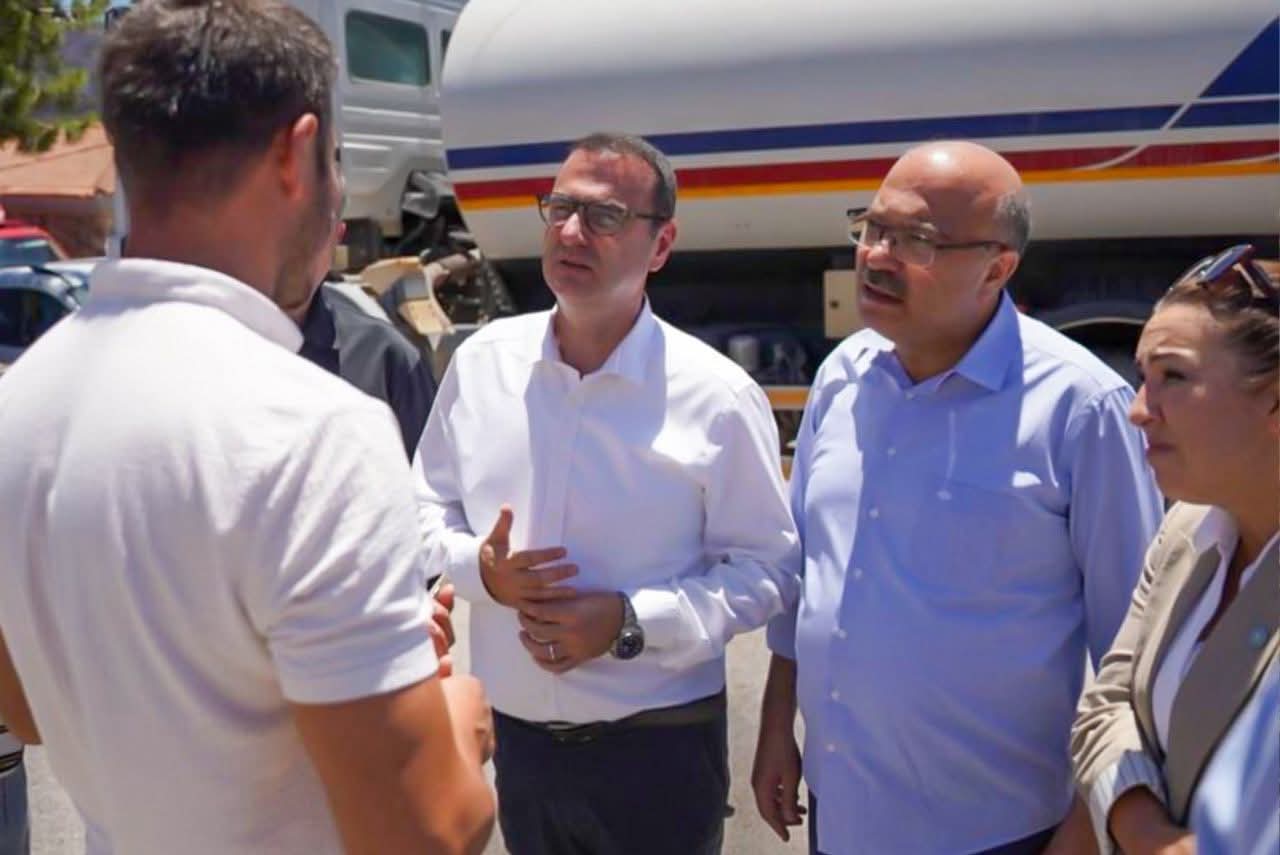 İYİ Parti Heyeti İzmir’de Yangın Bölgelerinde İncelemelerde Bulundu