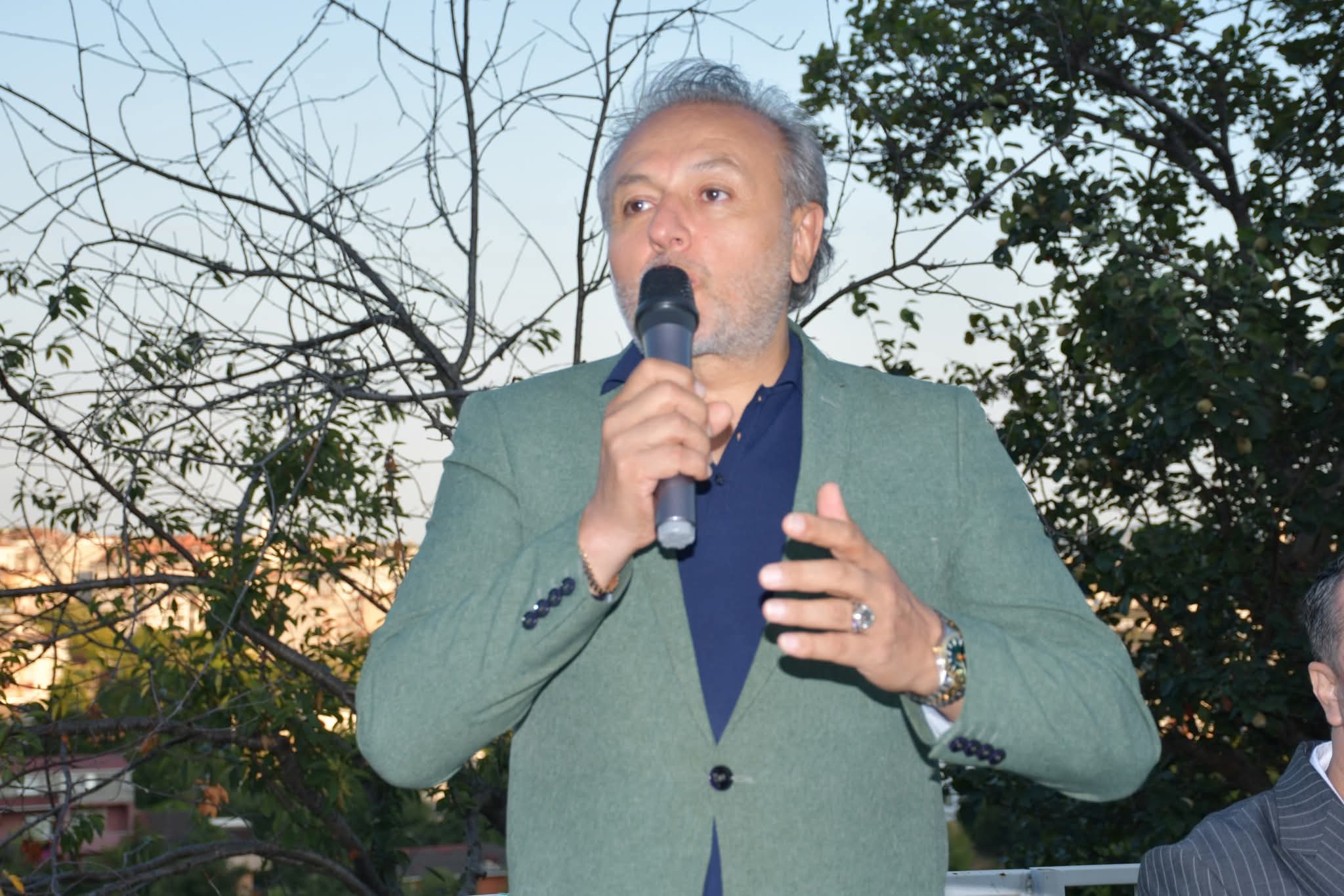 Doğaseverler Kulübü’nden Sivasspor’a Destek ve Aşure İkramı: Çekmeköy’de Anlamlı Buluşma