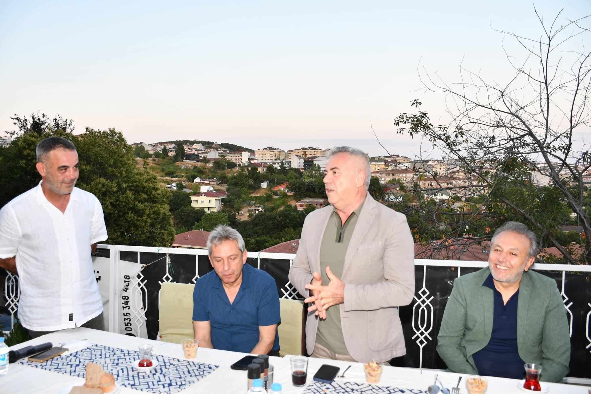 Doğaseverler Kulübü'nden Sivasspor’a Destek ve Aşure İkramı: Çekmeköy’de Anlamlı Buluşma