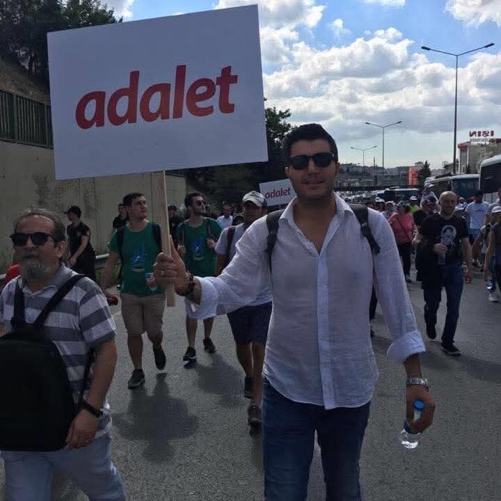 CHP’li Bülent Akkılıç’tan Sert Çıkış: “Ya Halkı Temsil Edersin, Ya Şirketi Yönetirsin!”
