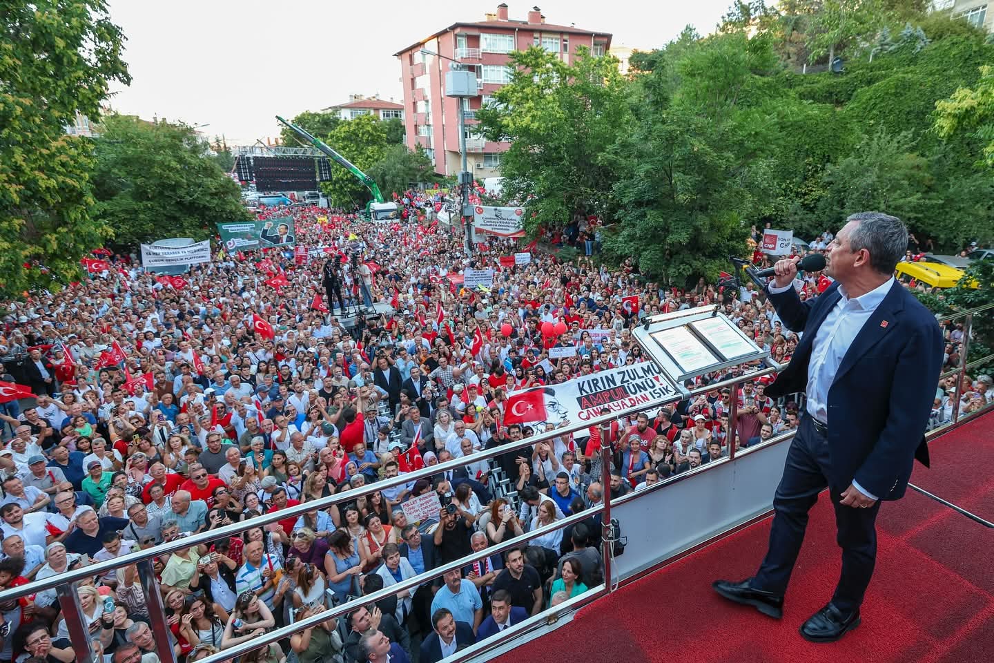 CHP, Cumhurbaşkanlığı Aday Ofisi’ni Açtı: Özel’den Erdoğan’a Sert Mesaj