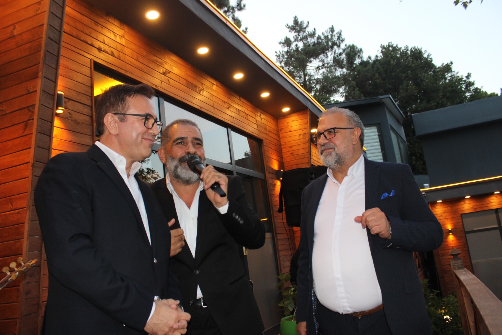 TAŞTAN AİLESİ’NDEN ÇEKMEKÖY’DE UNUTULMAZ BİR DOSTLUK VE MÜZİK BULUŞMASI