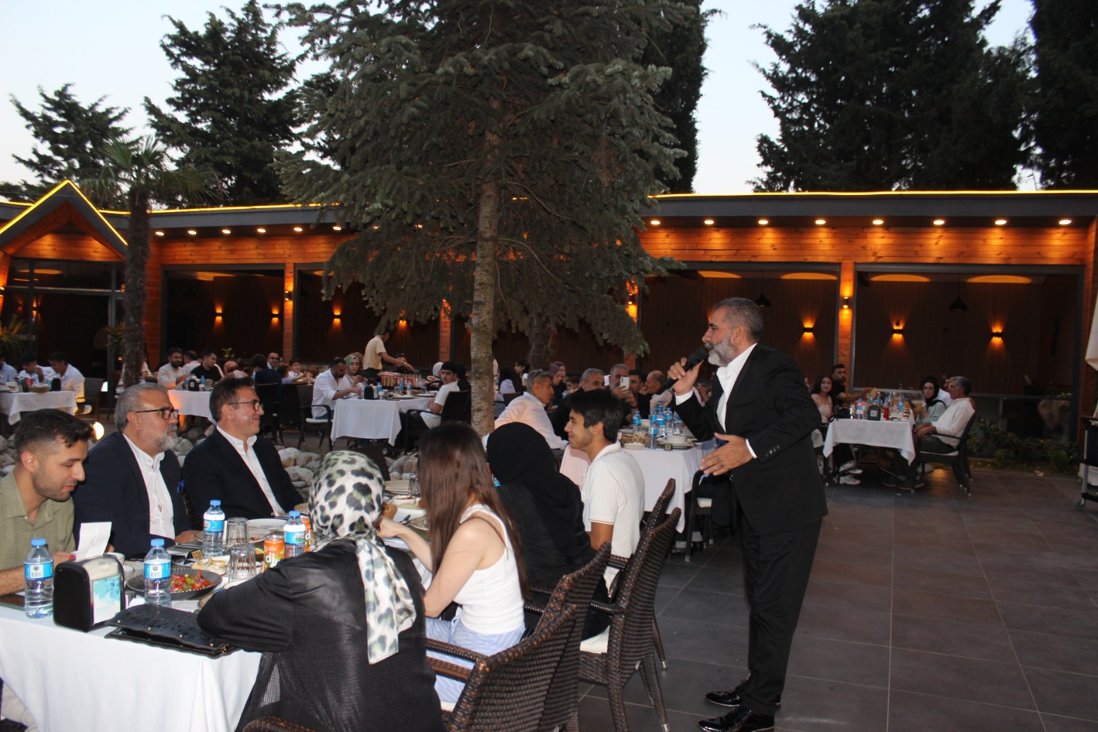 TAŞTAN AİLESİ’NDEN ÇEKMEKÖY’DE UNUTULMAZ BİR DOSTLUK VE MÜZİK BULUŞMASI