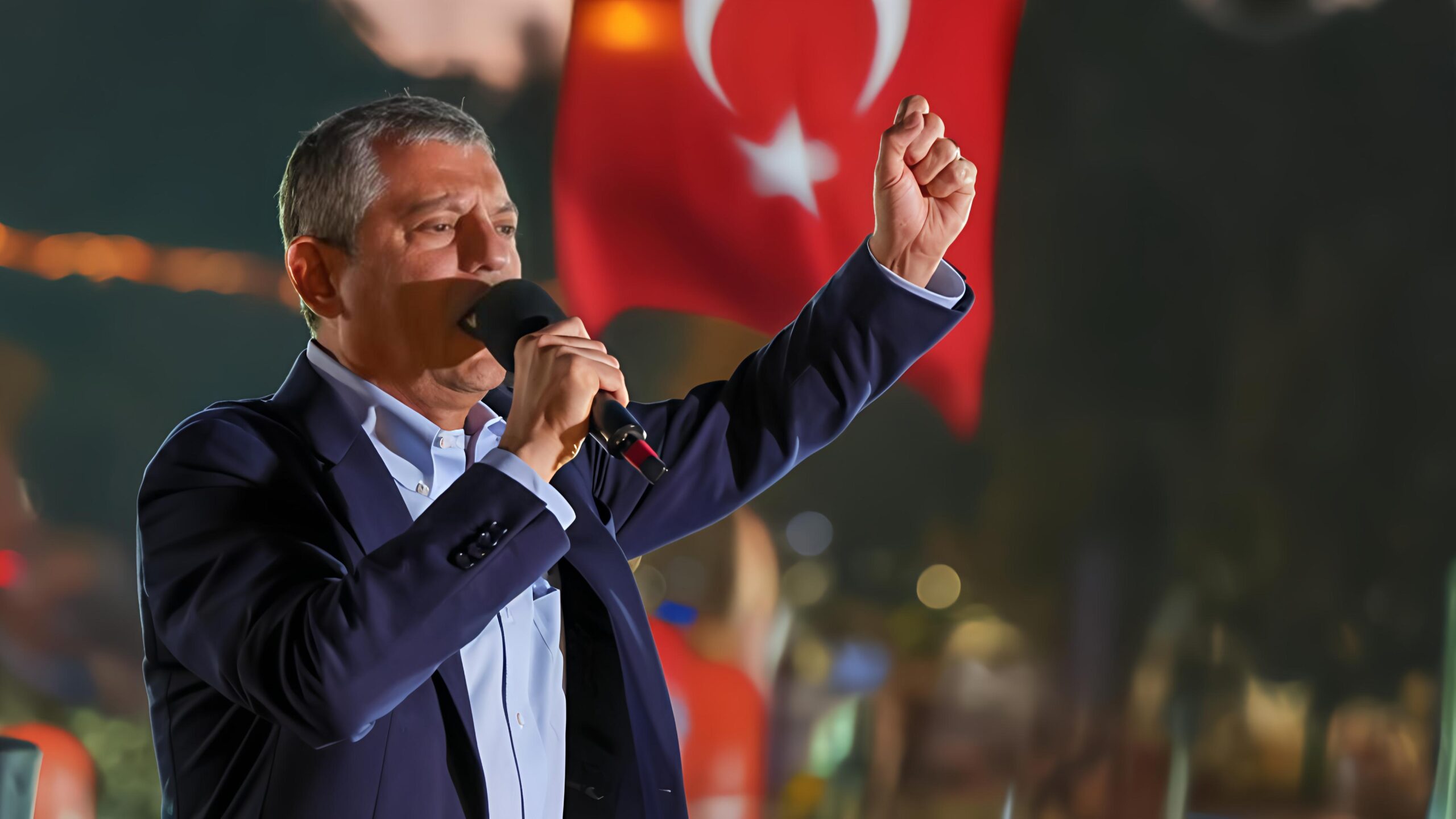 Özgür Özel’den Sert Uyarı: “81 İlde Fragman İzliyorsunuz, Korku Filmi Daha Başlamadı”