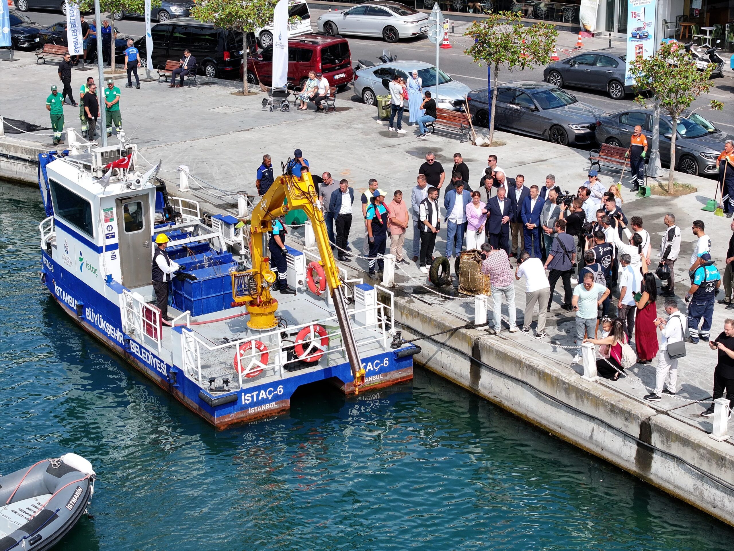 İBB’den Tarabya’da Deniz Dibi Temizliği Seferberliği: Çamaşır Makinesi Bile Çıktı!