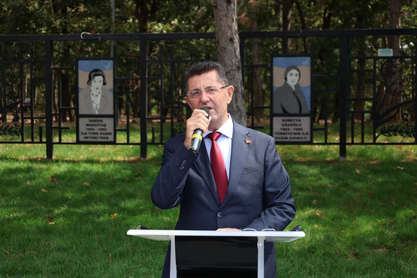 Çekmeköy’de “Cumhuriyet’in Kadınları” Rölyef Sergisi Açıldı