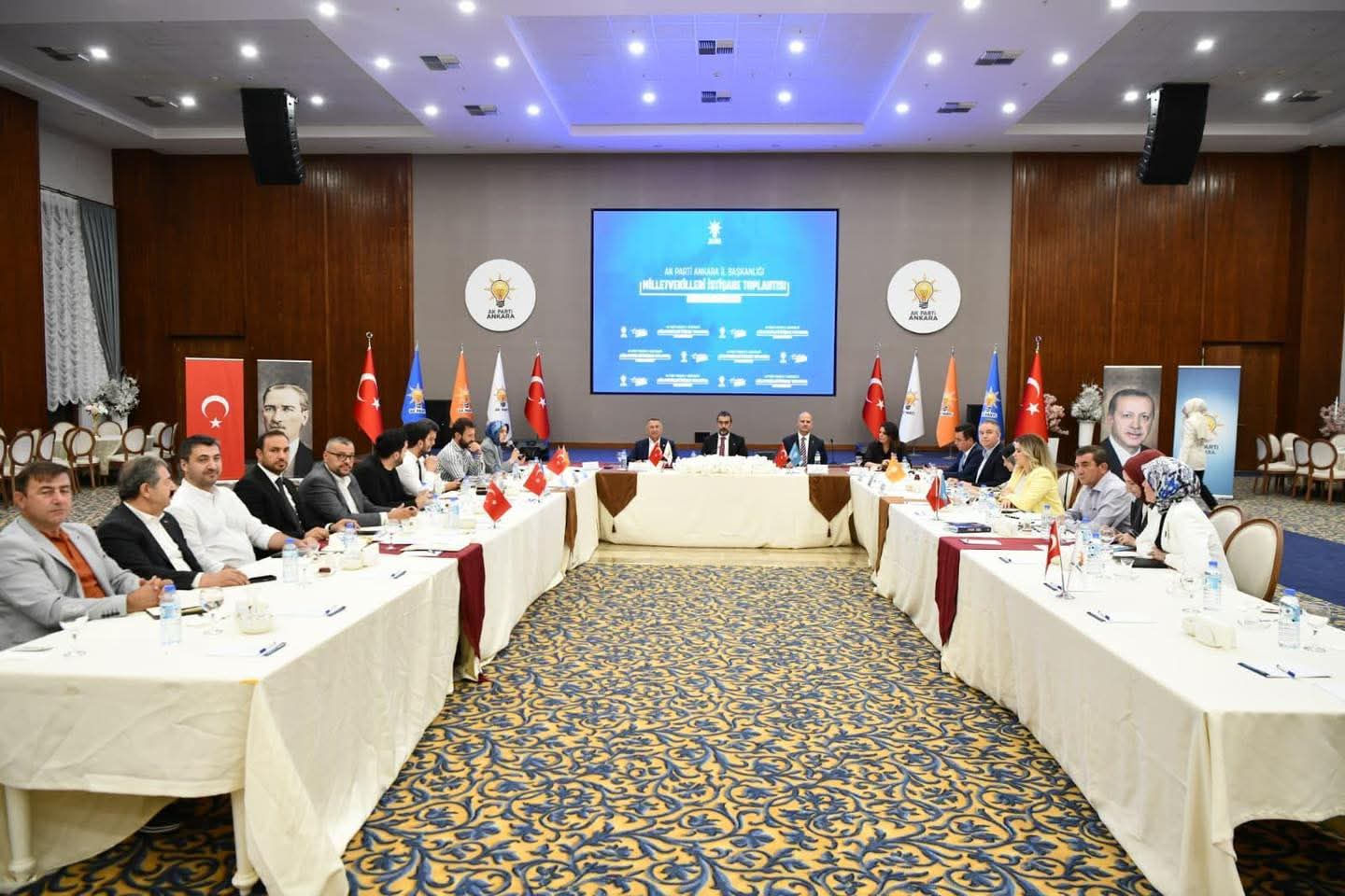 AK Parti Ankara Milletvekilleri, İstişare Toplantısında Bir Araya Geldi: Fuat Oktay’dan “Türkiye Yüzyılı” Vurgusu
