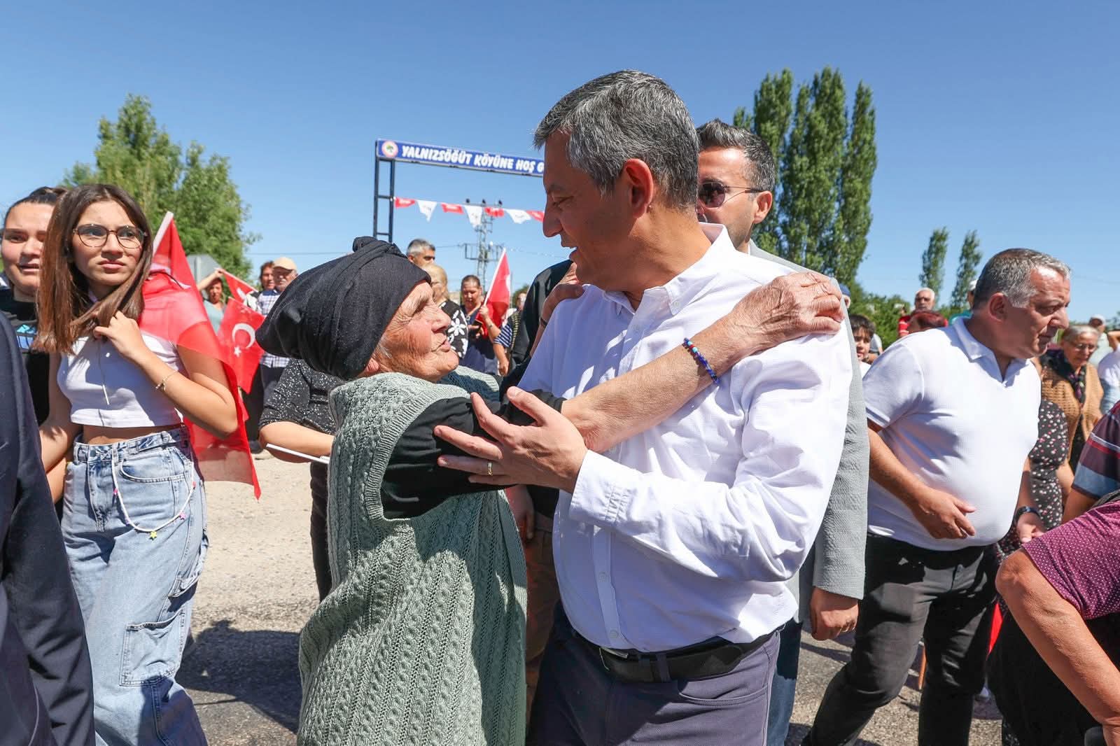 Özgür Özel, Sivas’ın Divriği İlçesinde Vatandaşlarla Buluştu