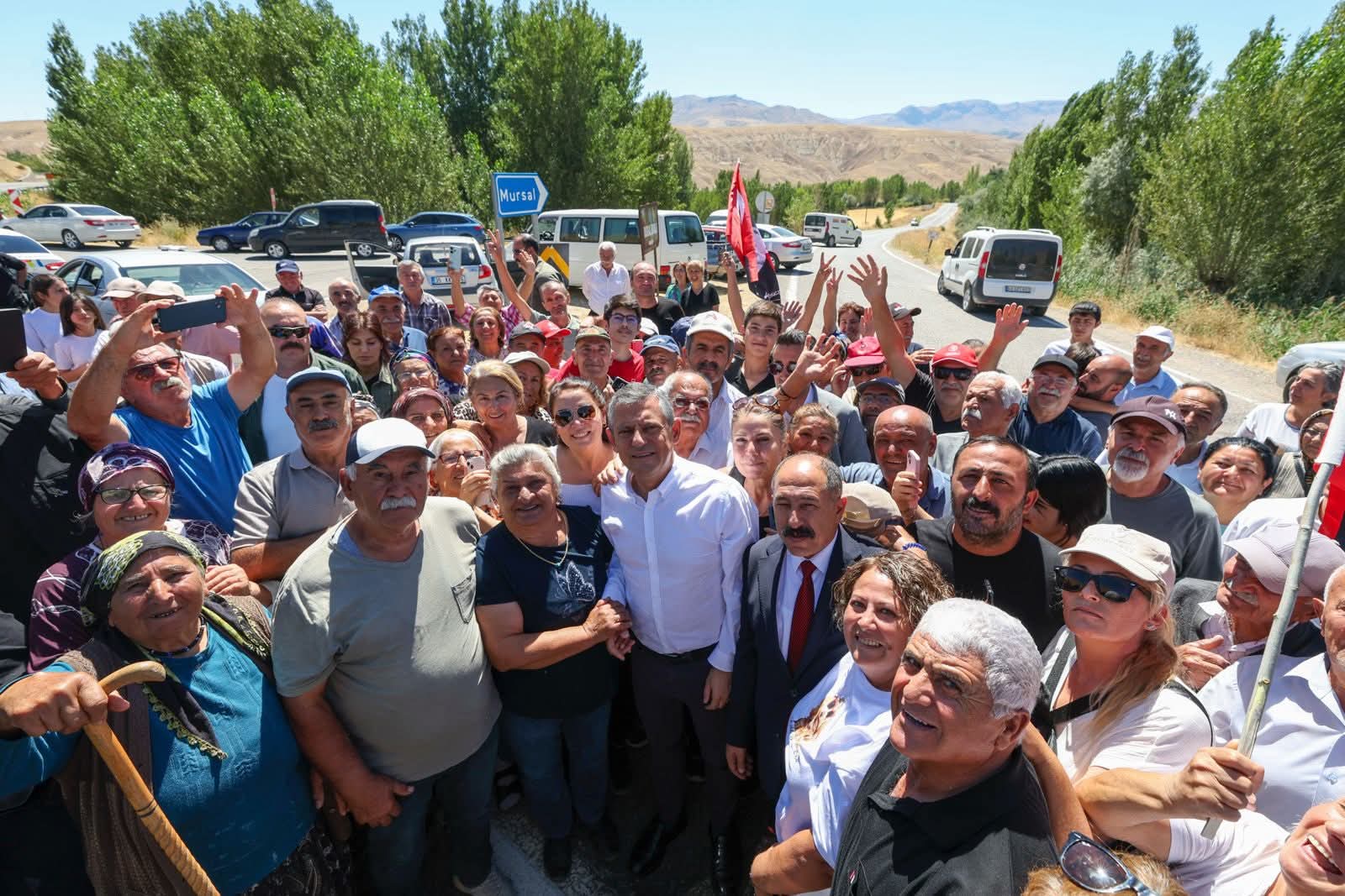 Özgür Özel, Sivas'ın Divriği İlçesinde Vatandaşlarla Buluştu