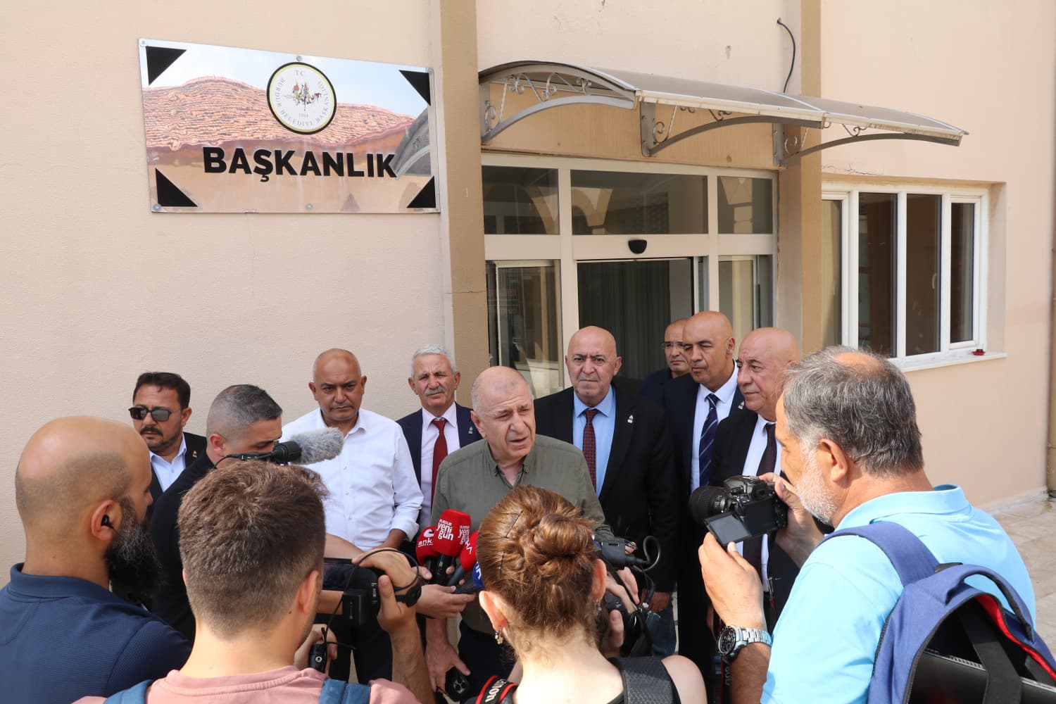 Ümit Özdağ’dan Sert Tepki: “Milli güvenliği tehdit eden grev değil, ekonomi politikalarıdır”