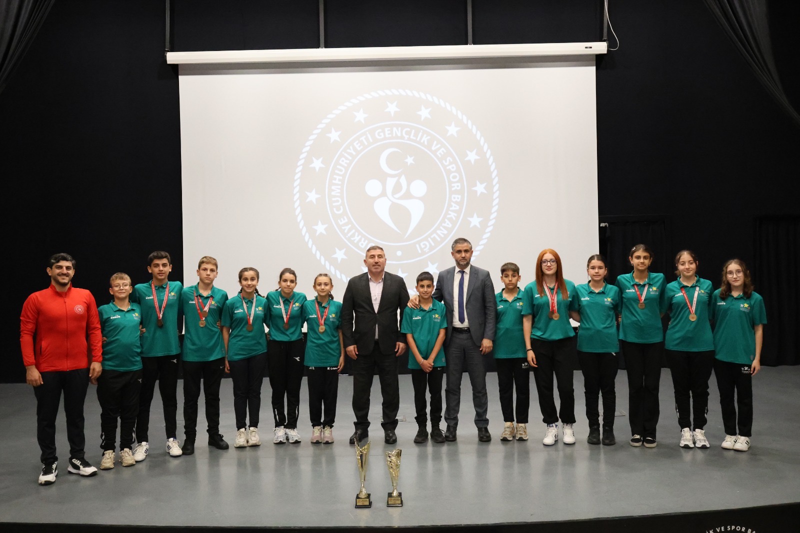 Çolakoğlu Metalurji SK Altyapısı, Türkiye Şampiyonu Kocaeli Karma Takımı'nın Belkemiği Oldu