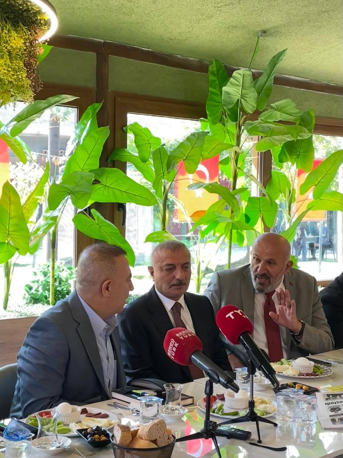 Türkiye Muhtarlar Konfederasyonu Genel Başkanı Kadir Delibalta’dan Önemli İstişare Toplantısı