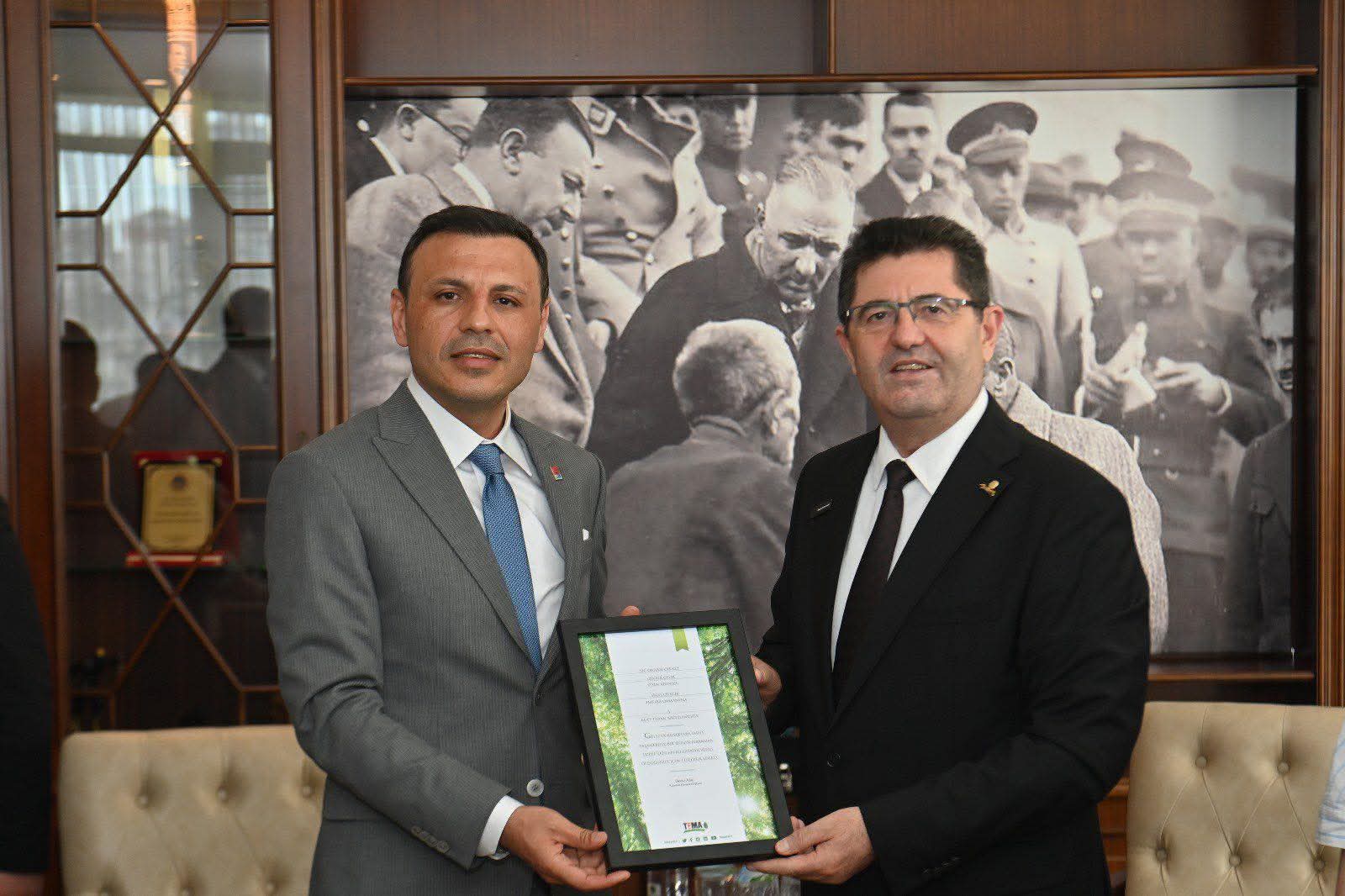 Çekmeköy Belediye Başkanı Orhan Çerkez’den Özgür Çelik’e Destek: “İstanbul İl Başkanımız Özgür Çelik’tir”