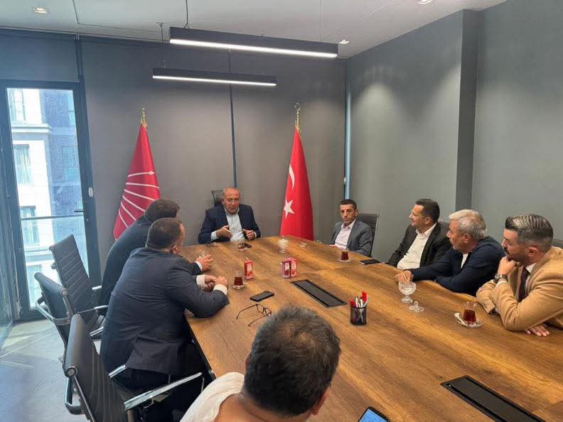 CHP Ümraniye'de İç Çatışma: Eski İlçe Başkanı Zeynel Kızılkaya Disipline Sevk Edildi, Parti ‘Veda' Mesajı Yolladı