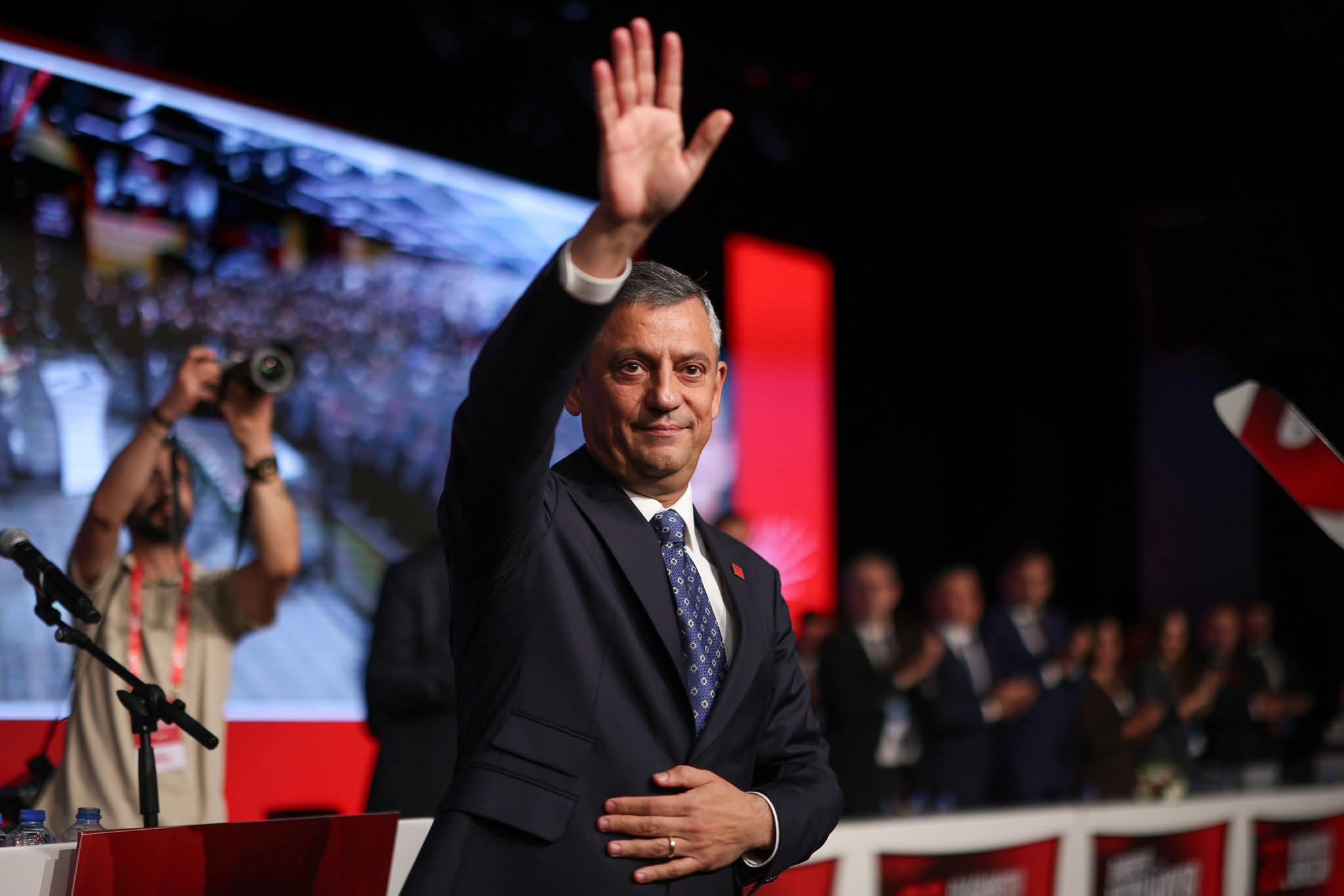 CHP 22. Olağanüstü Kurultayı’nda Özgür Özel Yeniden Genel Başkan Seçildi