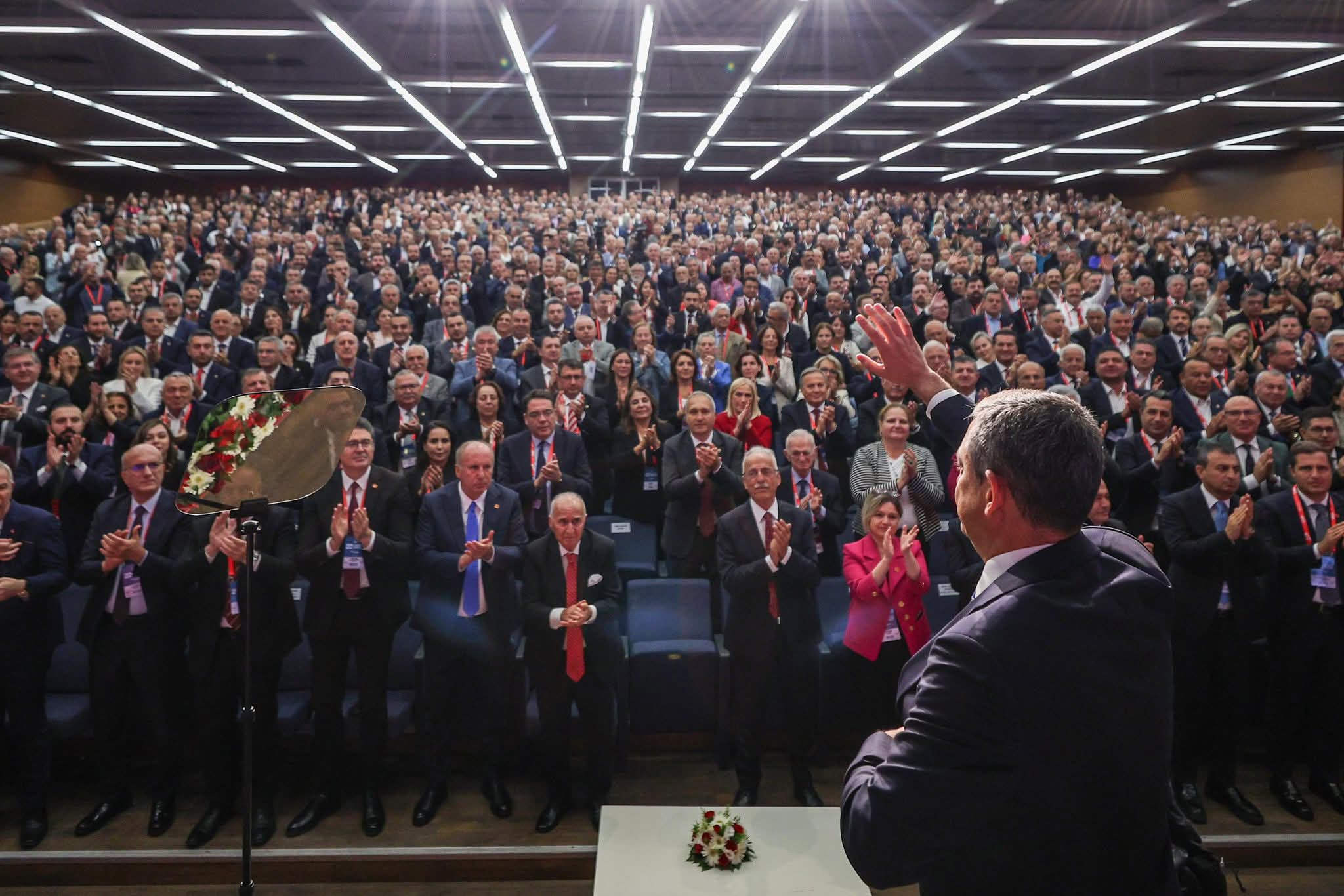 CHP 22. Olağanüstü Kurultayı’nda Özgür Özel Yeniden Genel Başkan Seçildi