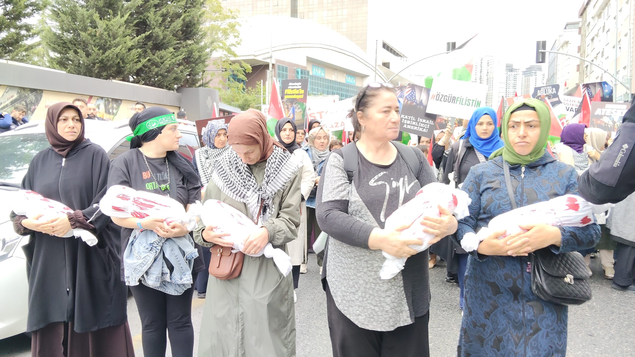 Ümraniye’de “Filistin’e Özgürlük Yürüyüşü”: 3 Bin Kişi Sessiz Çığlık Oldu