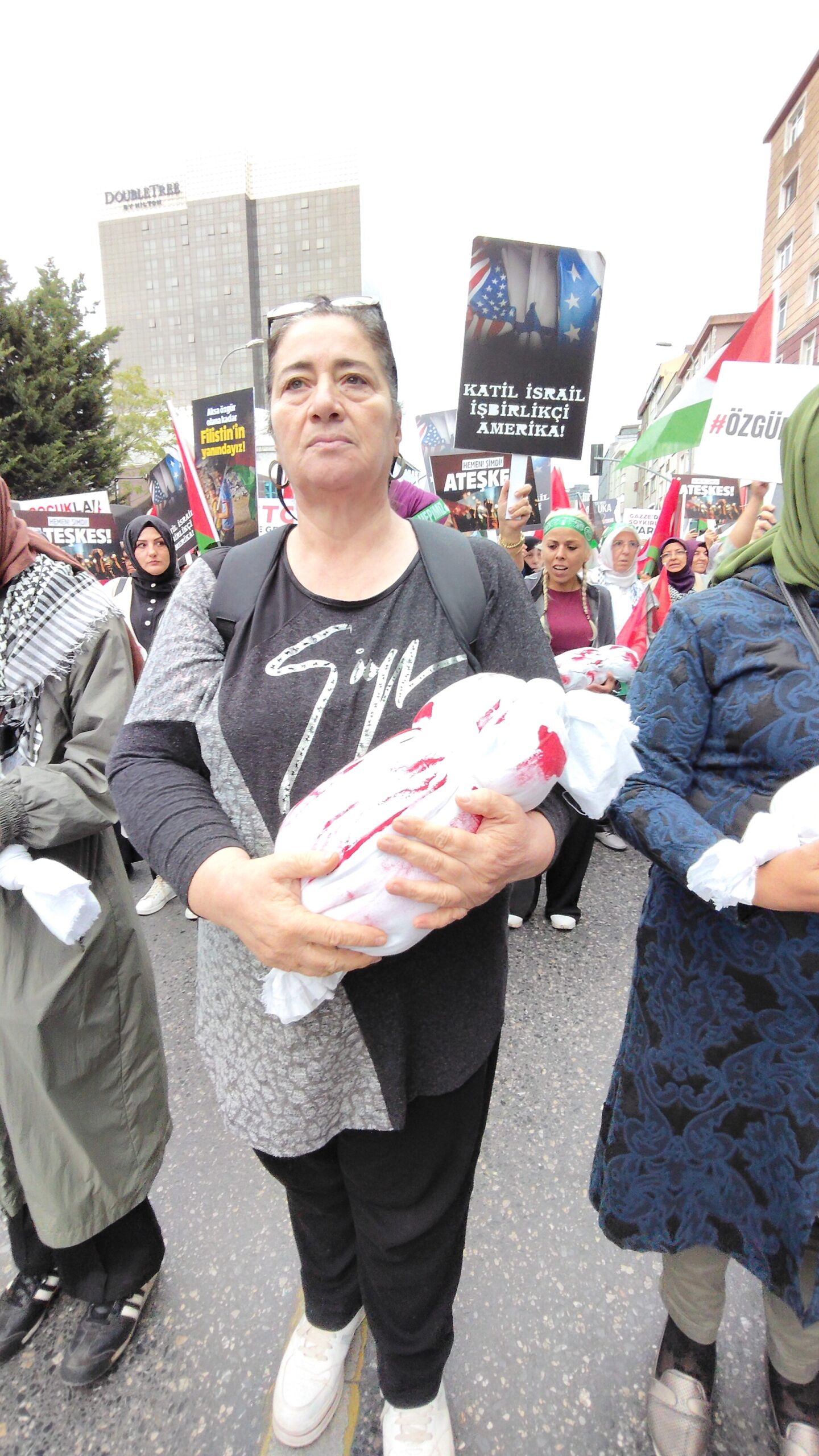 Ümraniye’de “Filistin’e Özgürlük Yürüyüşü”: 3 Bin Kişi Sessiz Çığlık Oldu
