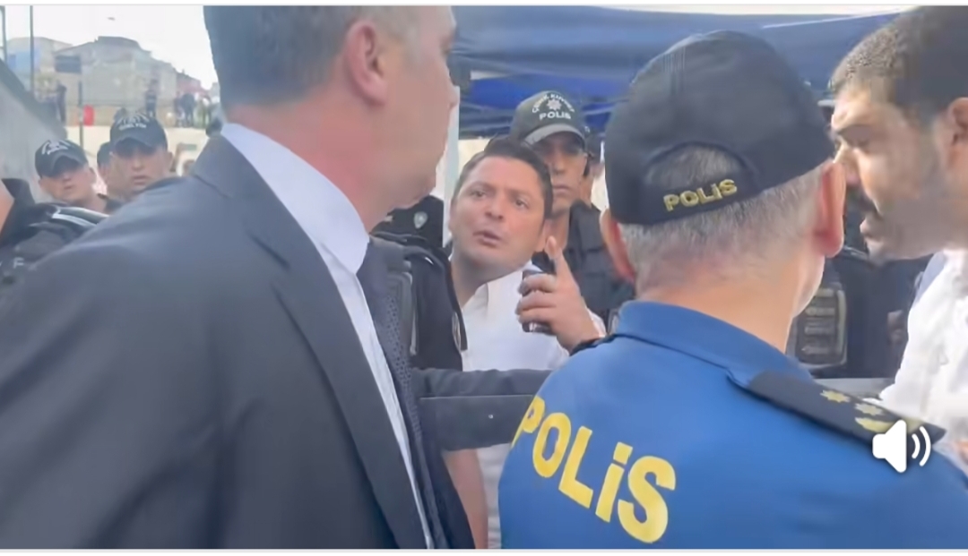 CHP Milletvekili Mahmut Tanal’dan İstanbul İl Başkanlığı Ablukasına Sert Tepki: “Bu İşgal, Anayasaya ve Demokrasiye Saldırıdır”